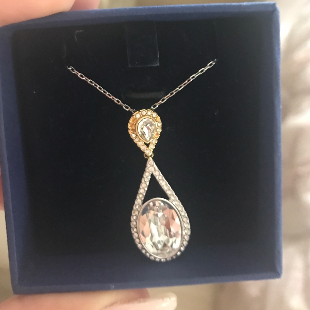 *FINAL PRICE* Swarovski necklace
